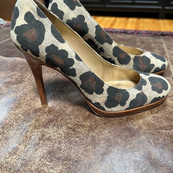 Stuart Weitzman large leopard canvas heels - Picture 2 of 4
